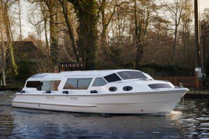 Luxury Boat Hire Norfolk Broads Barnes Brinkcraft